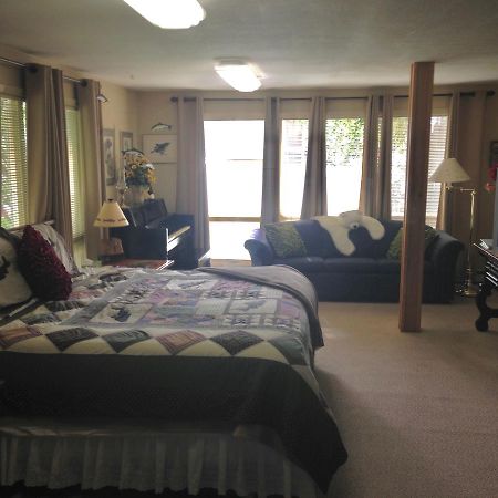 Anchorage Walkabout Town Bed And Breakfast Esterno foto